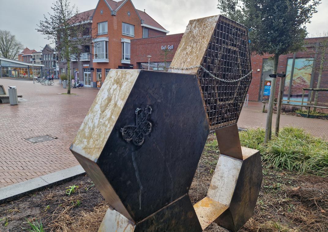 De insectenhotels van het project FACET zijn een initiatief van Het Vlinderhuis en inwoners van gemeente Epe. 